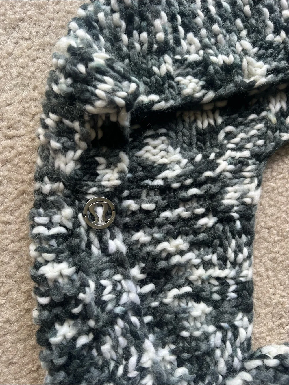 Lululemon Hickey Hider - Scarf & Gloves - Black & White Space Dye